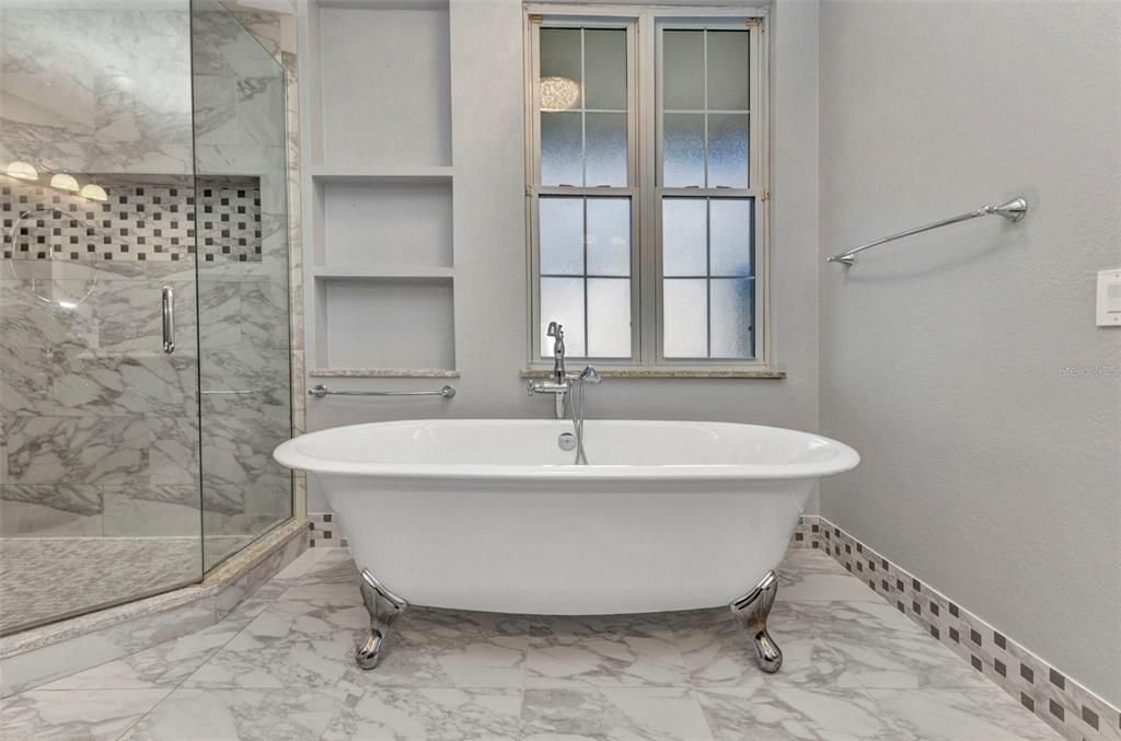 Active With Contract: $1,110,000 (4 beds, 2 baths, 2758 Square Feet)