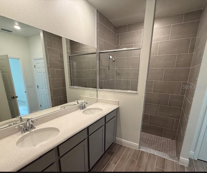 Active With Contract: $429,990 (4 beds, 3 baths, 2381 Square Feet)