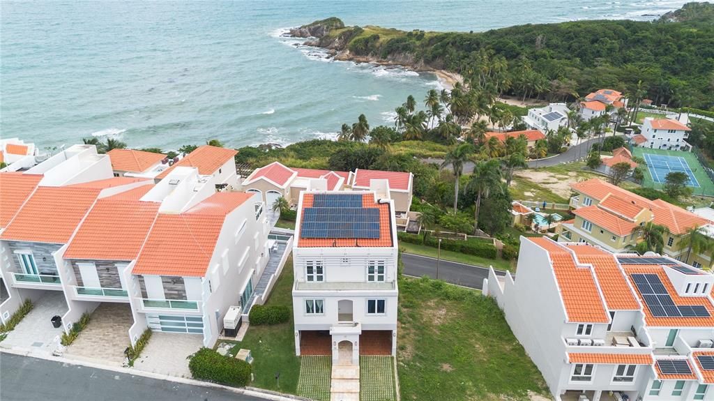 For Sale: $1,750,000 (5 beds, 4 baths, 3000 Square Feet)