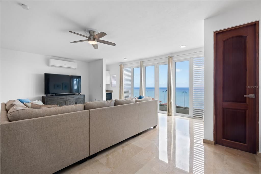 For Sale: $1,750,000 (5 beds, 4 baths, 3000 Square Feet)