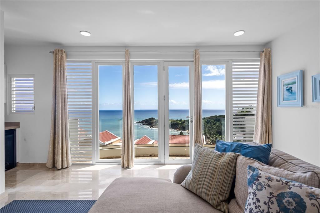 For Sale: $1,750,000 (5 beds, 4 baths, 3000 Square Feet)