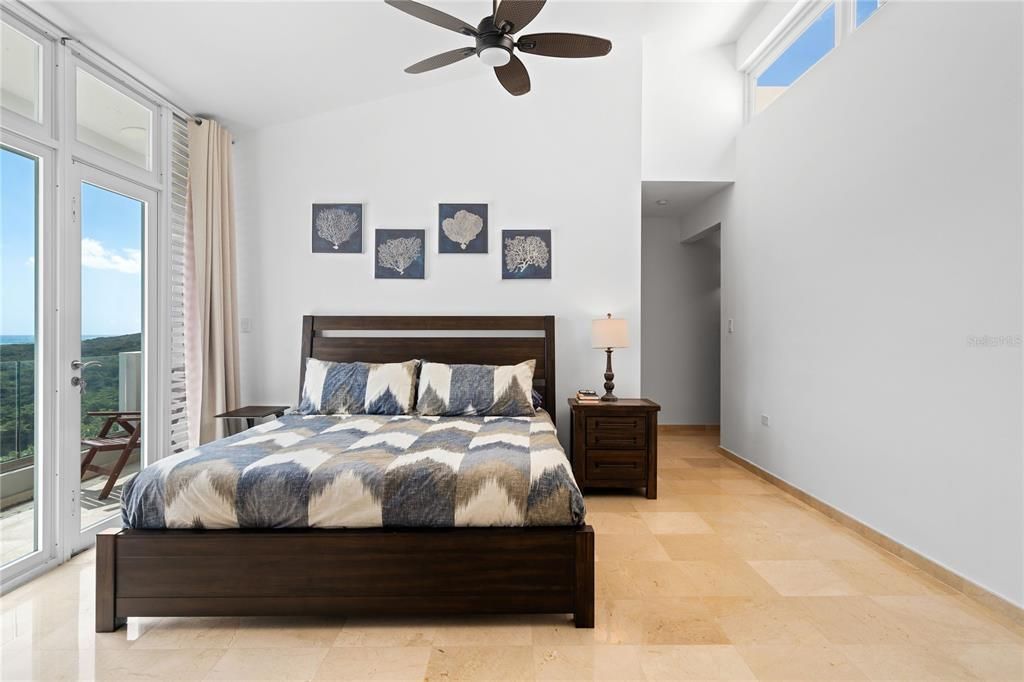 For Sale: $1,750,000 (5 beds, 4 baths, 3000 Square Feet)