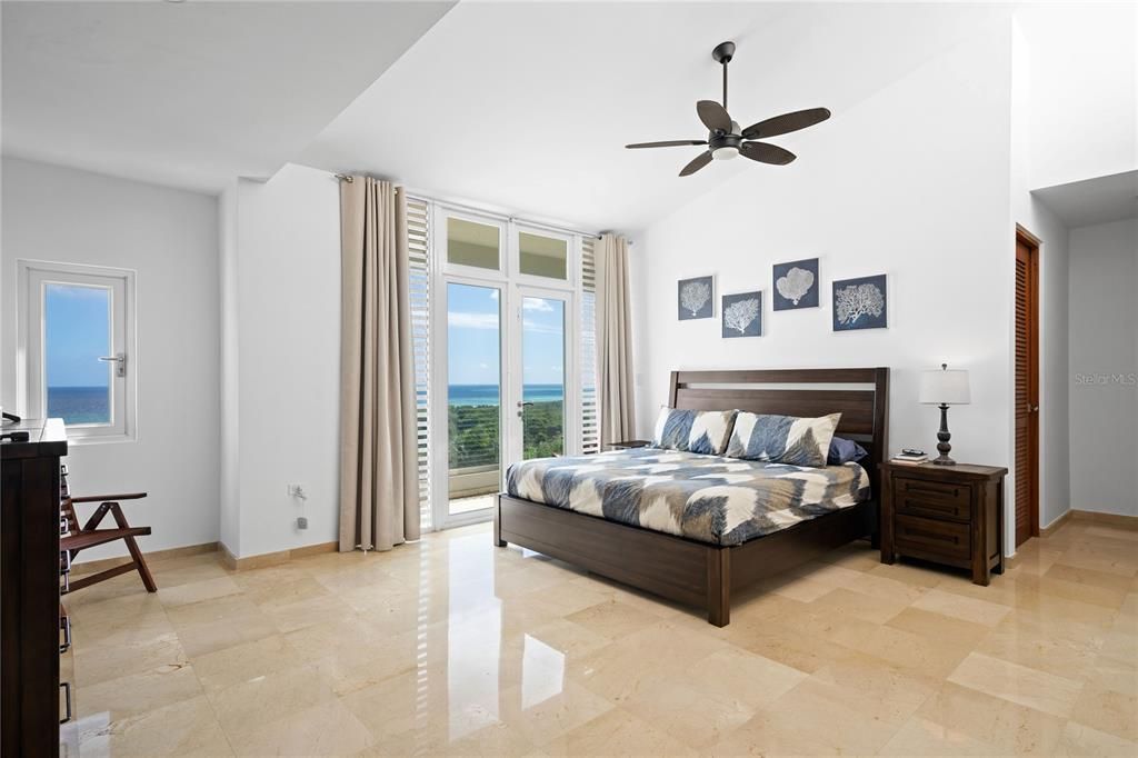 For Sale: $1,750,000 (5 beds, 4 baths, 3000 Square Feet)