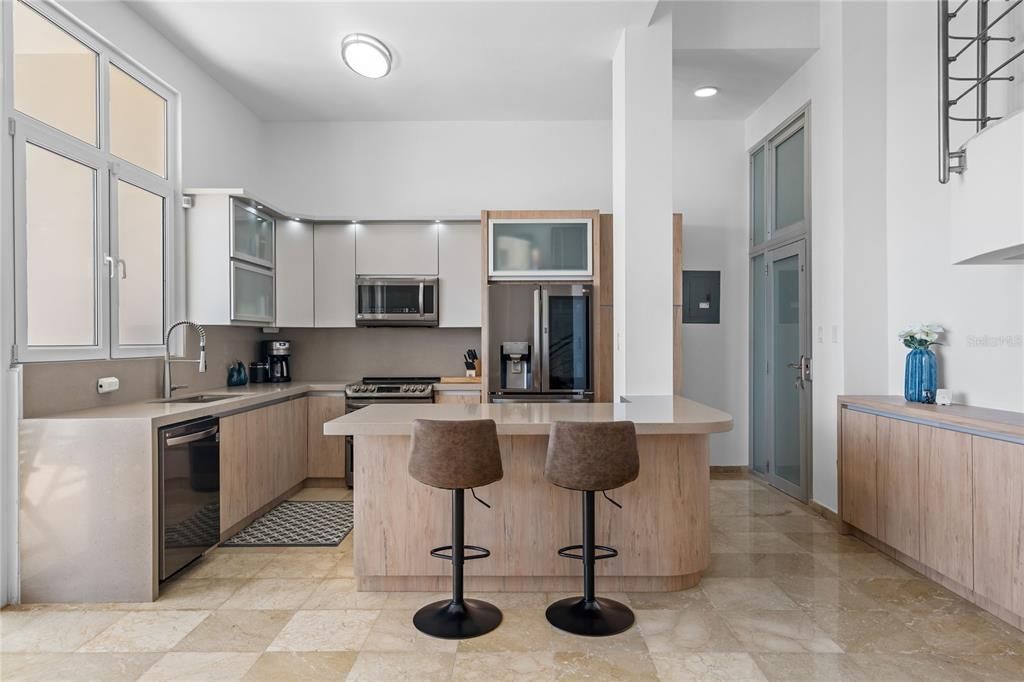 For Sale: $1,750,000 (5 beds, 4 baths, 3000 Square Feet)