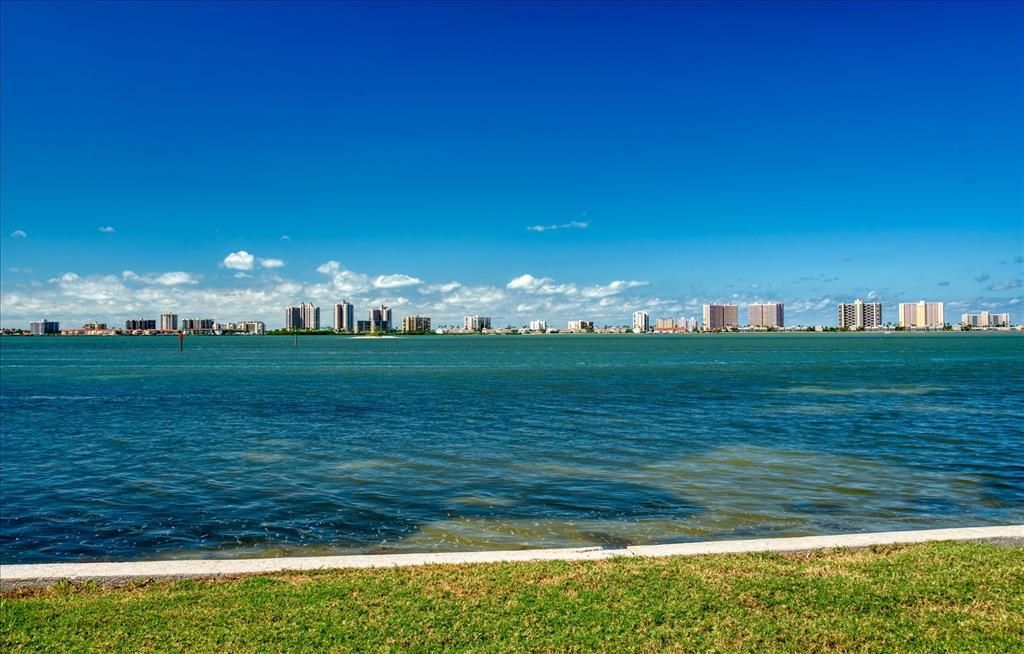 待售: $6,900,000 (1.05 acres)