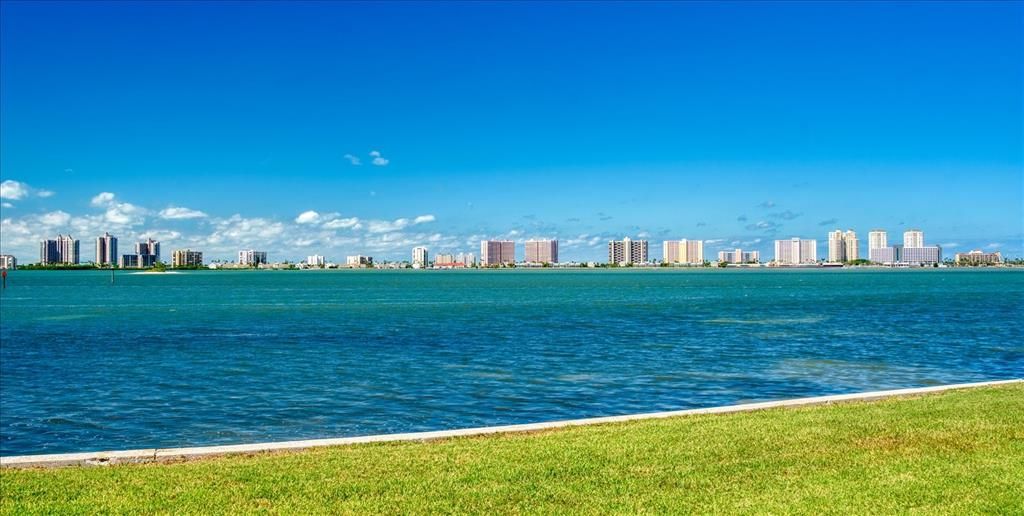 待售: $6,900,000 (1.05 acres)