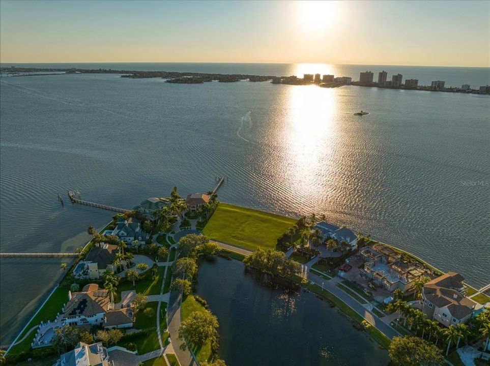 待售: $6,900,000 (1.05 acres)