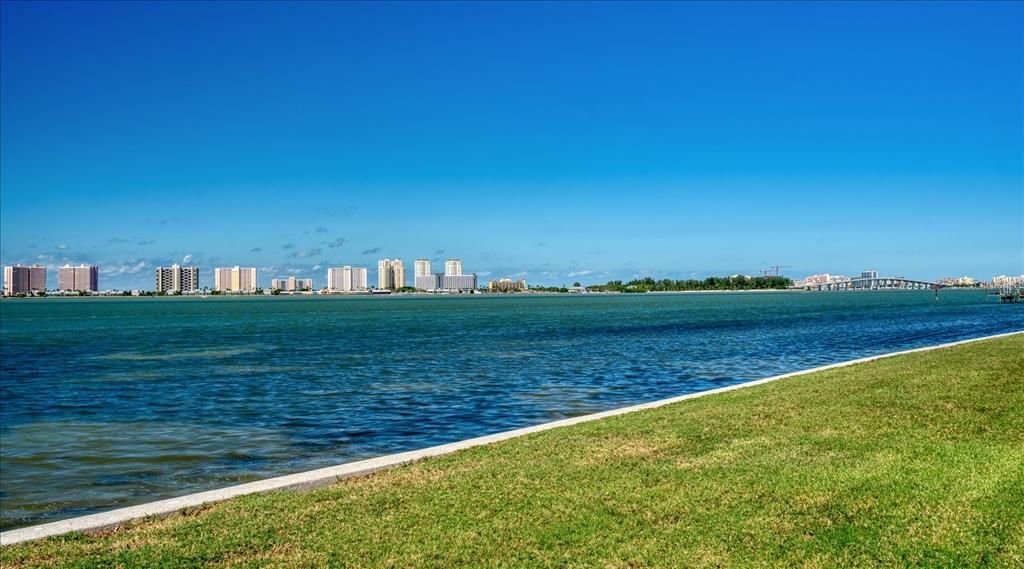 待售: $6,900,000 (1.05 acres)