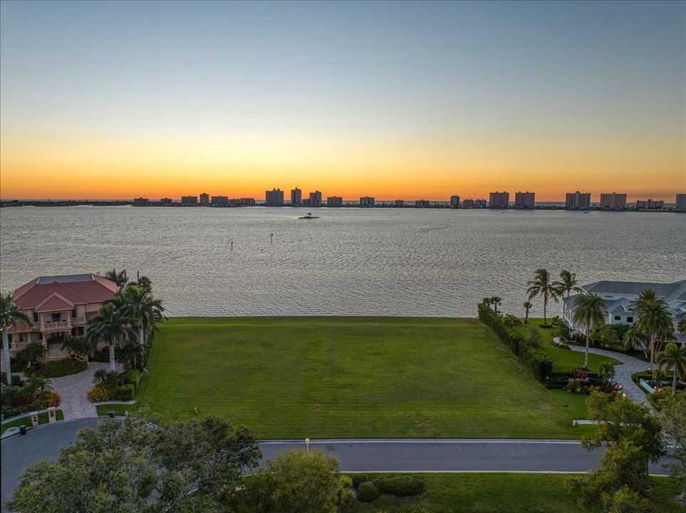 待售: $6,900,000 (1.05 acres)