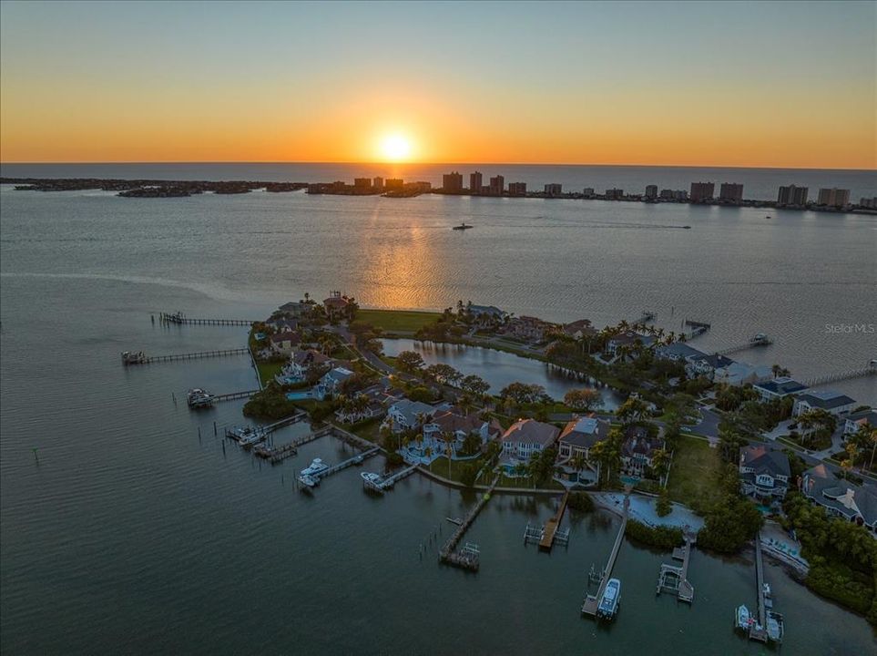 待售: $6,900,000 (1.05 acres)