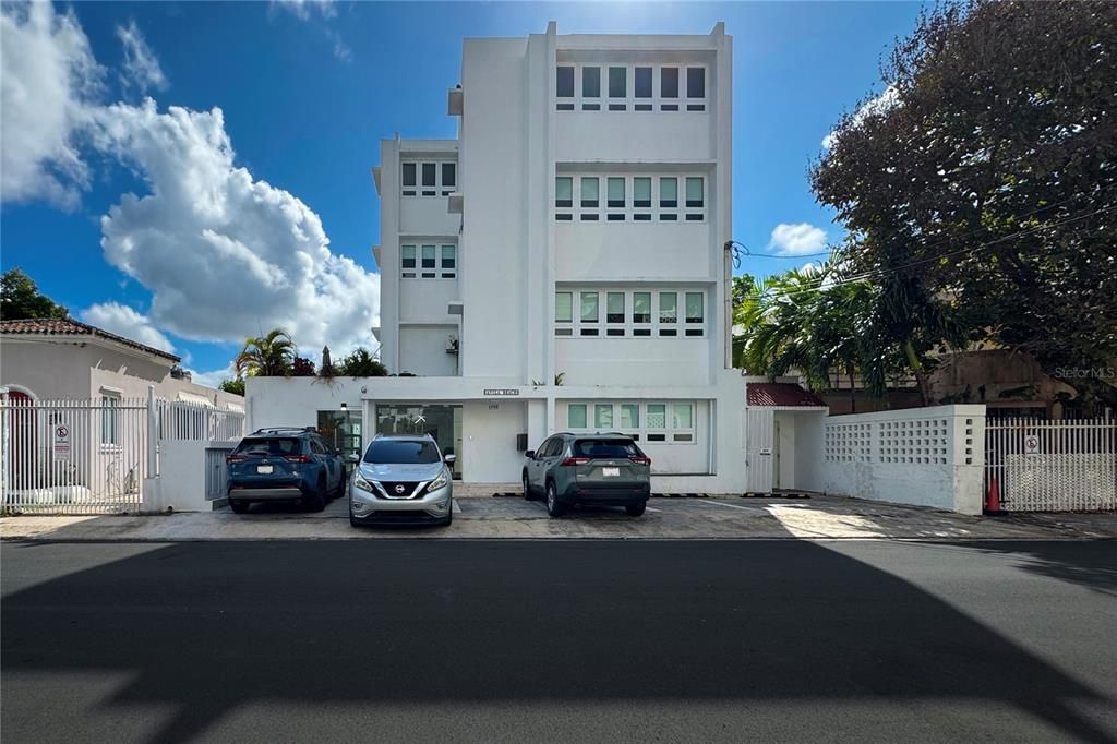 Недавно продано: $3,600,000 (0 спален, 0 ванн, 8000 Квадратных фут)