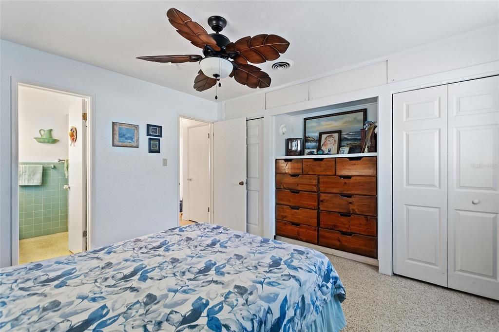 На продажу: $275,000 (2 спален, 2 ванн, 1749 Квадратных фут)