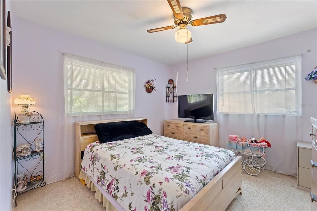 На продажу: $275,000 (2 спален, 2 ванн, 1749 Квадратных фут)