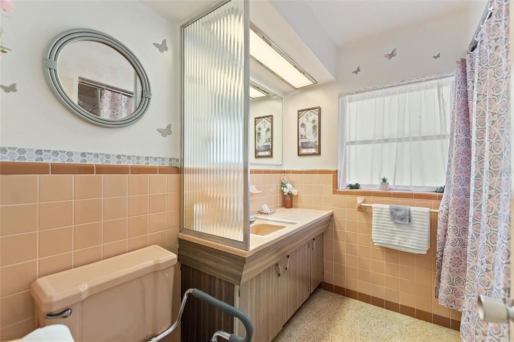 На продажу: $275,000 (2 спален, 2 ванн, 1749 Квадратных фут)