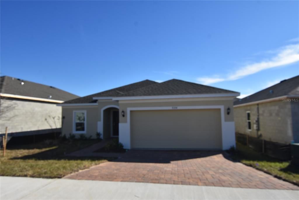 Recientemente alquilado: $2,250 (4 camas, 2 baños, 1727 Pies cuadrados)