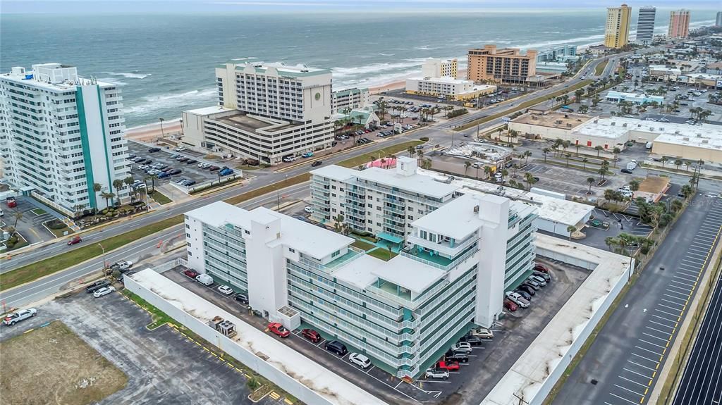 For Sale: $165,000 (1 beds, 1 baths, 600 Square Feet)