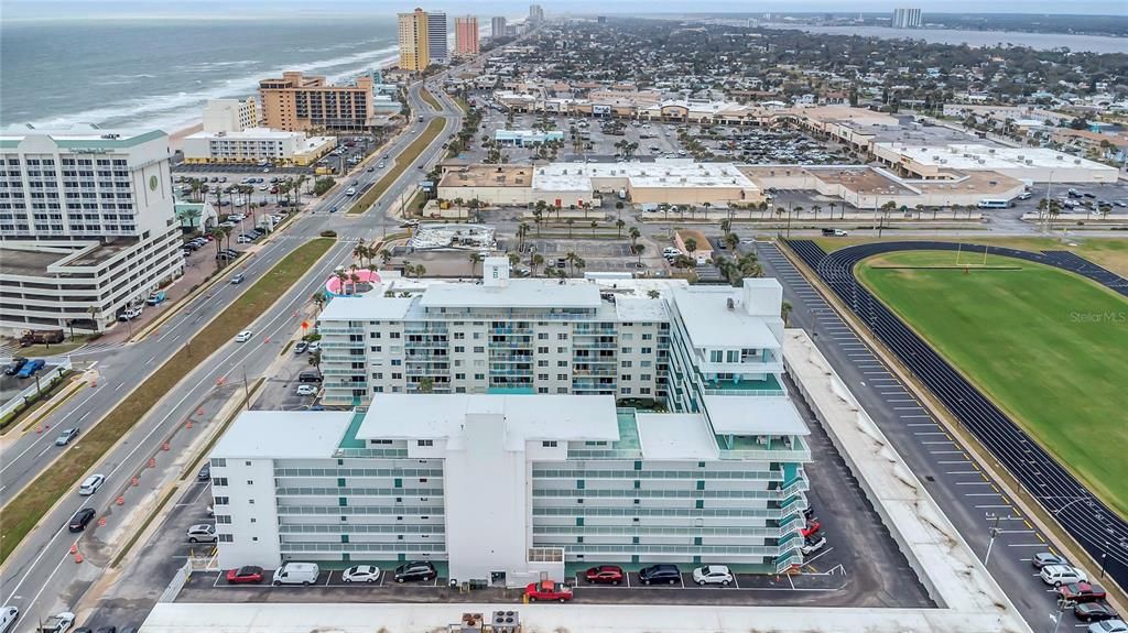 For Sale: $165,000 (1 beds, 1 baths, 600 Square Feet)