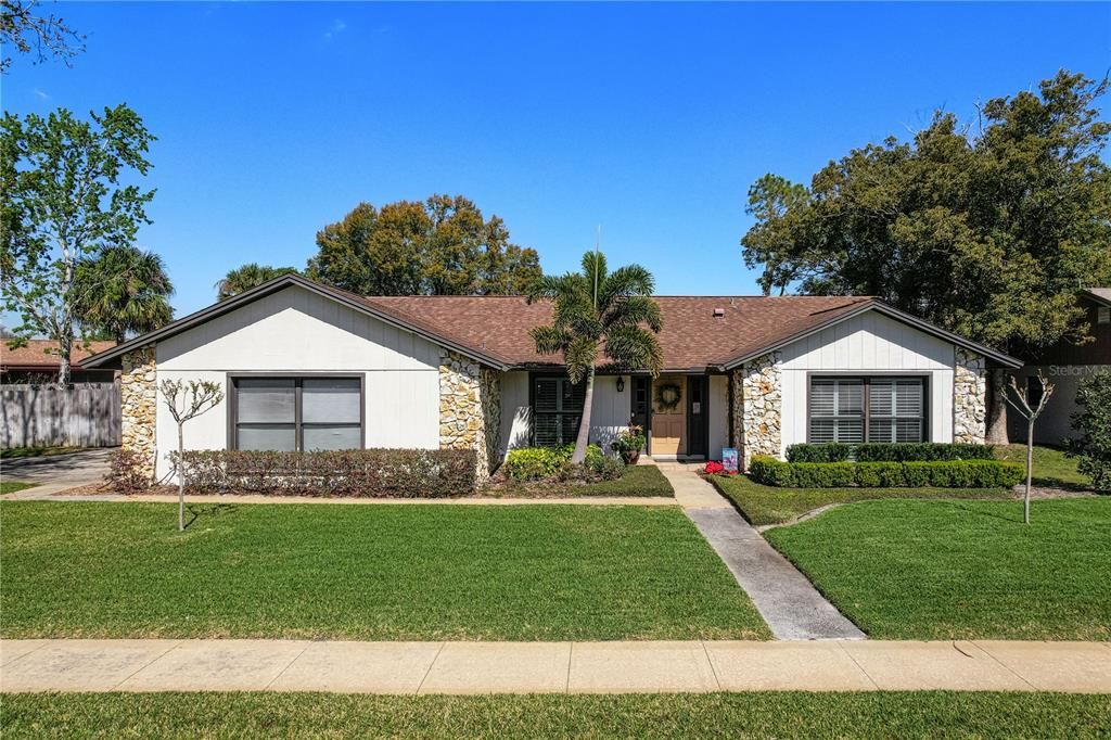 Recently Sold: $485,000 (4 beds, 2 baths, 1996 Square Feet)
