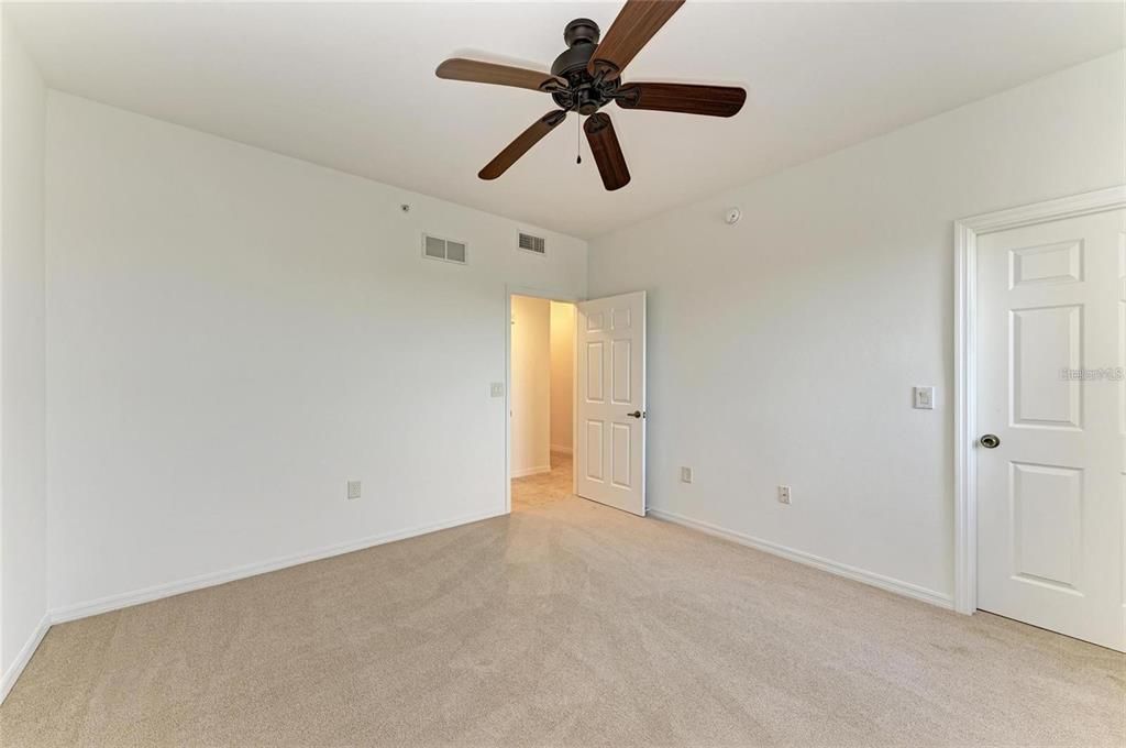 В аренду: $2,875 (3 спален, 3 ванн, 2338 Квадратных фут)