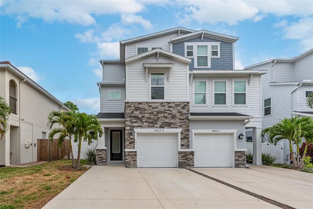 Recently Rented: $5,000 (4 beds, 3 baths, 2216 Square Feet)