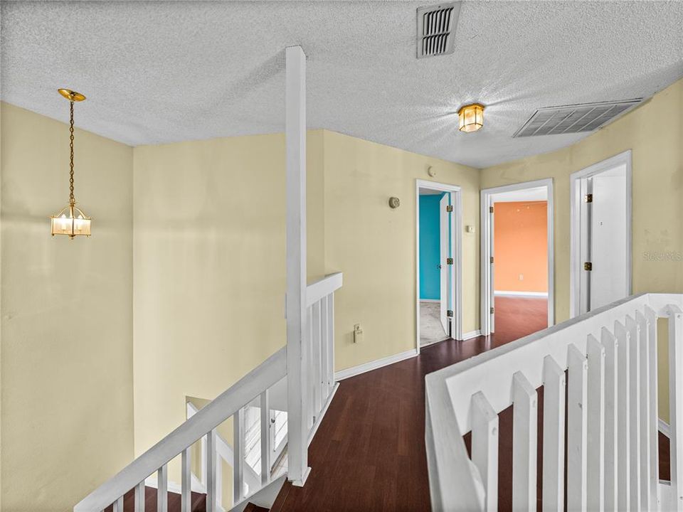 На продажу: $169,900 (2 спален, 1 ванн, 1352 Квадратных фут)