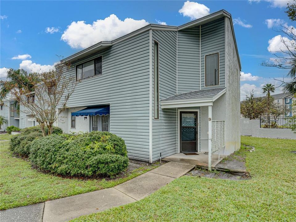 На продажу: $169,900 (2 спален, 1 ванн, 1352 Квадратных фут)