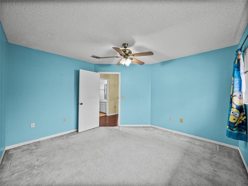 На продажу: $169,900 (2 спален, 1 ванн, 1352 Квадратных фут)