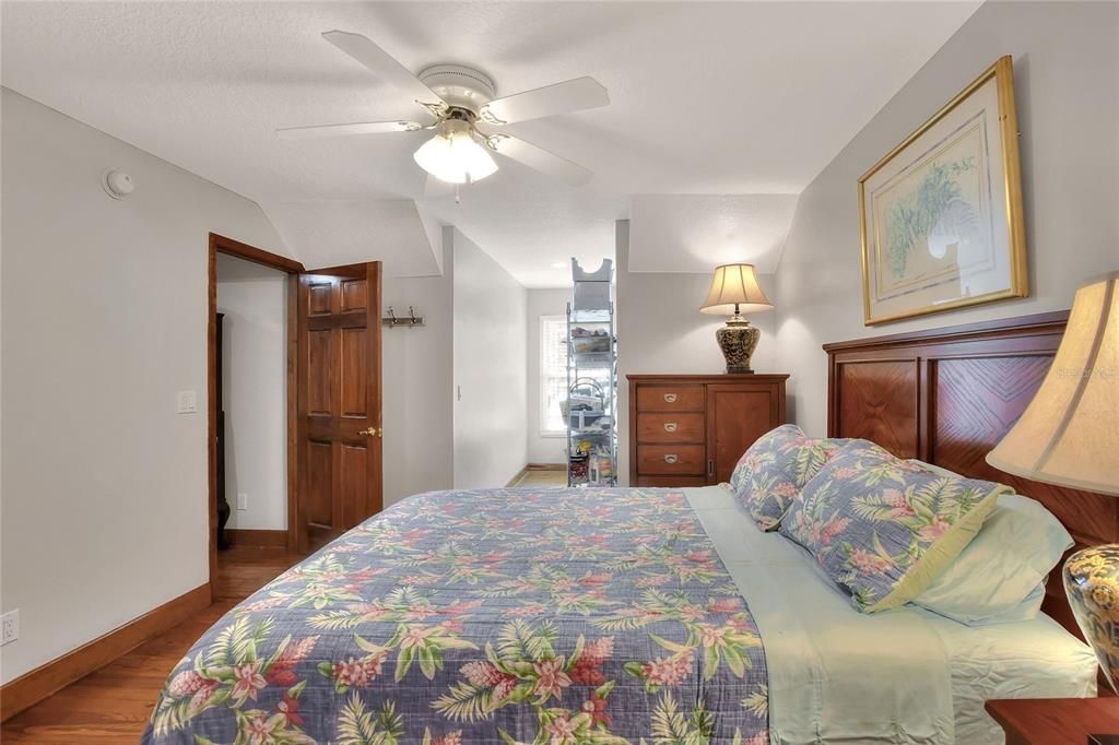 For Sale: $860,000 (4 beds, 3 baths, 3188 Square Feet)