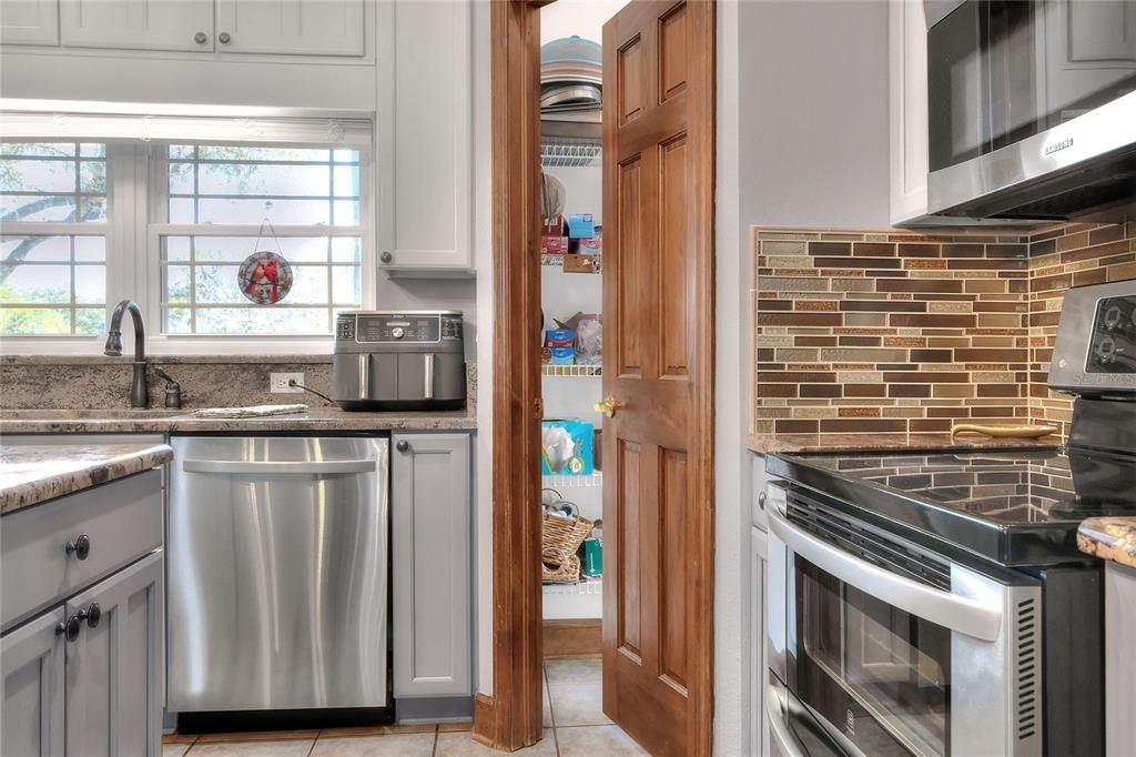 For Sale: $860,000 (4 beds, 3 baths, 3188 Square Feet)