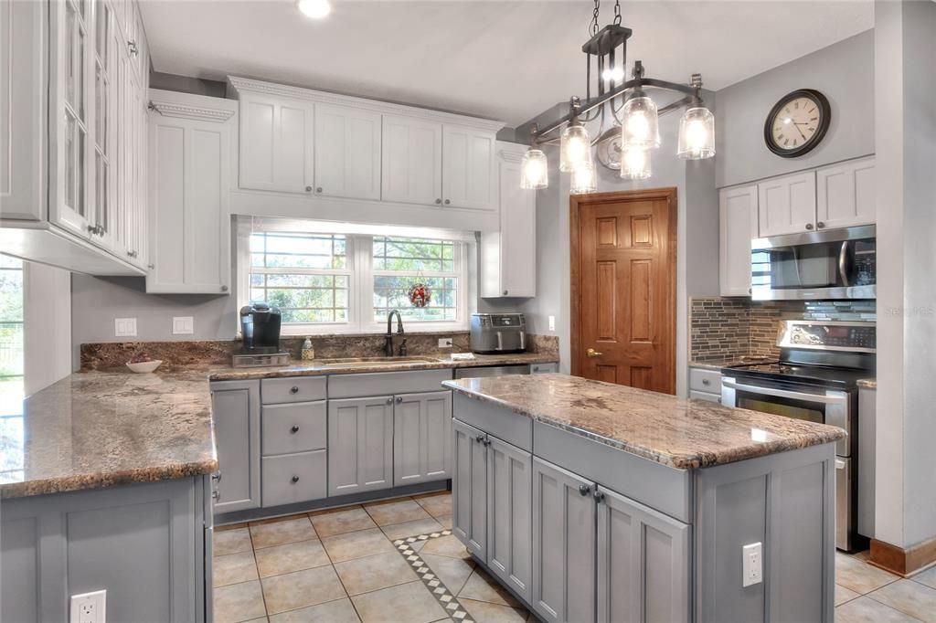 For Sale: $860,000 (4 beds, 3 baths, 3188 Square Feet)