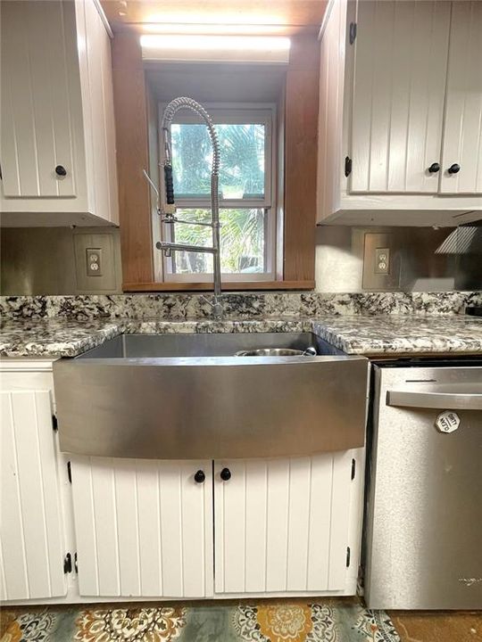 待售: $300,000 (3 贝兹, 2 浴室, 1701 平方英尺)