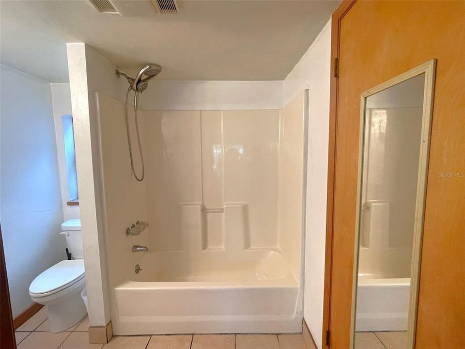 待售: $300,000 (3 贝兹, 2 浴室, 1701 平方英尺)