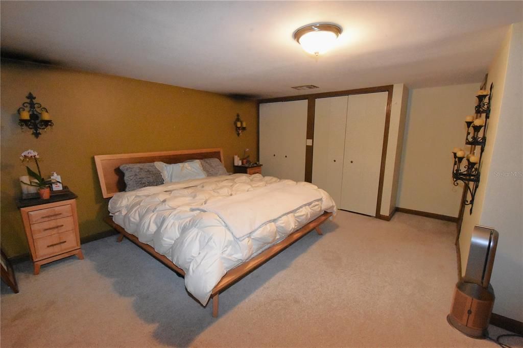 待售: $300,000 (3 贝兹, 2 浴室, 1701 平方英尺)