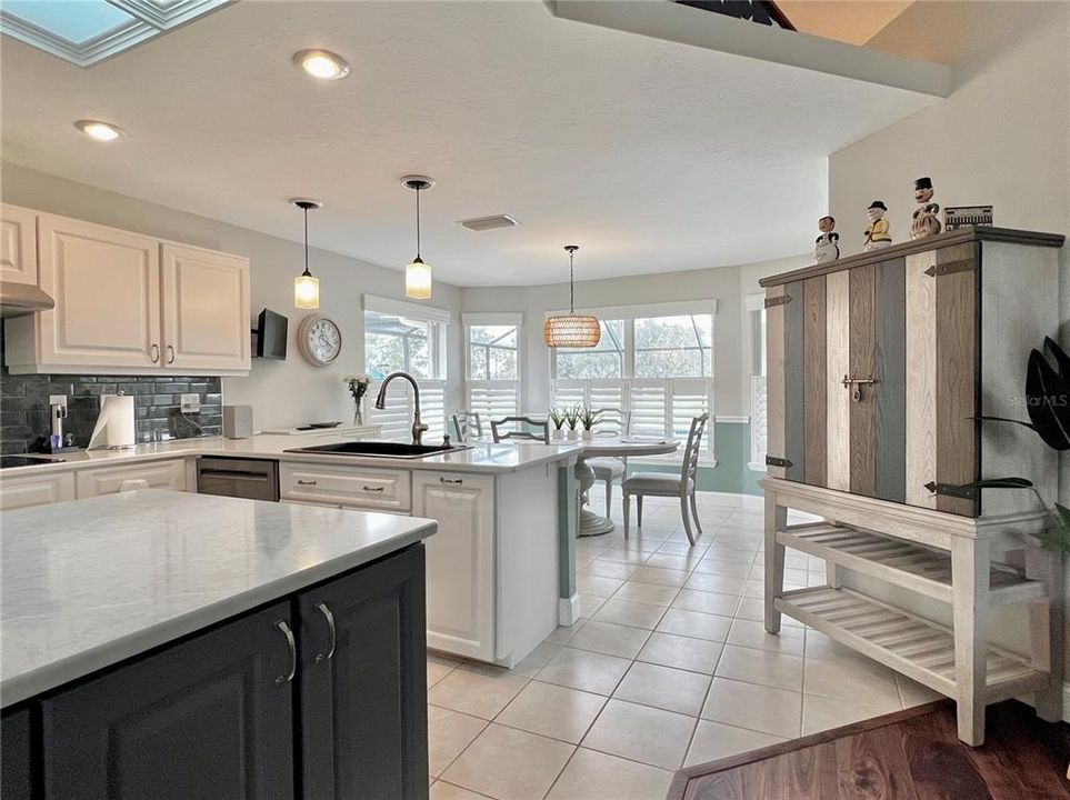 For Sale: $435,000 (2 beds, 2 baths, 2092 Square Feet)