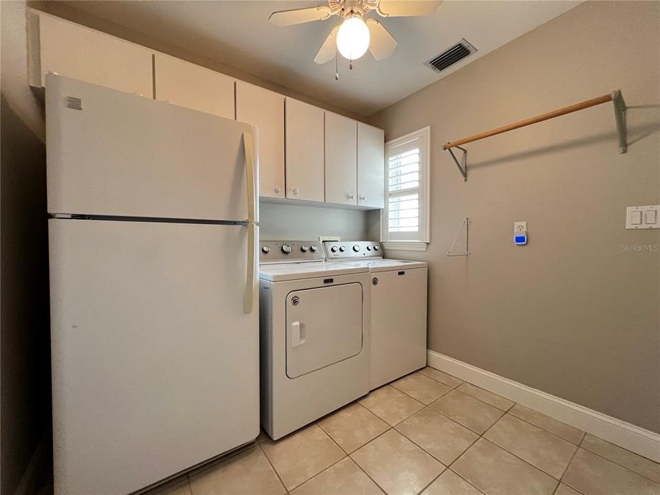 For Sale: $435,000 (2 beds, 2 baths, 2092 Square Feet)