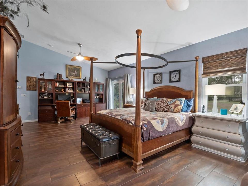 For Sale: $1,175,000 (3 beds, 2 baths, 2432 Square Feet)