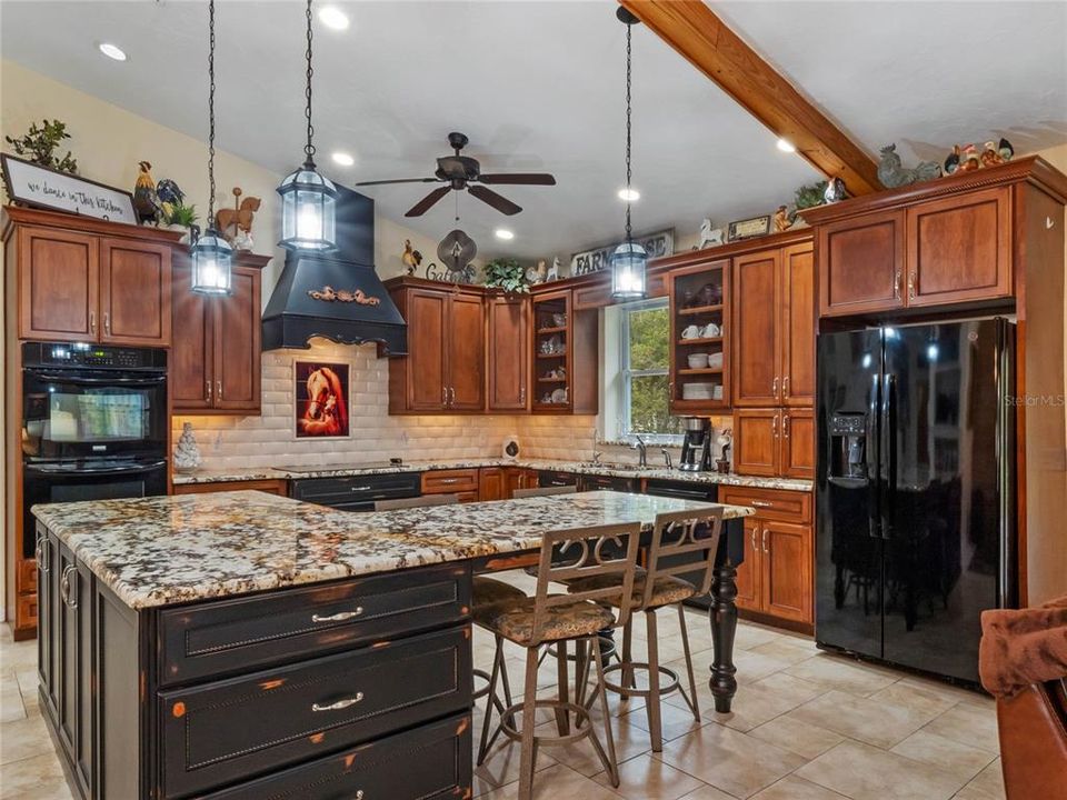 For Sale: $1,175,000 (3 beds, 2 baths, 2432 Square Feet)