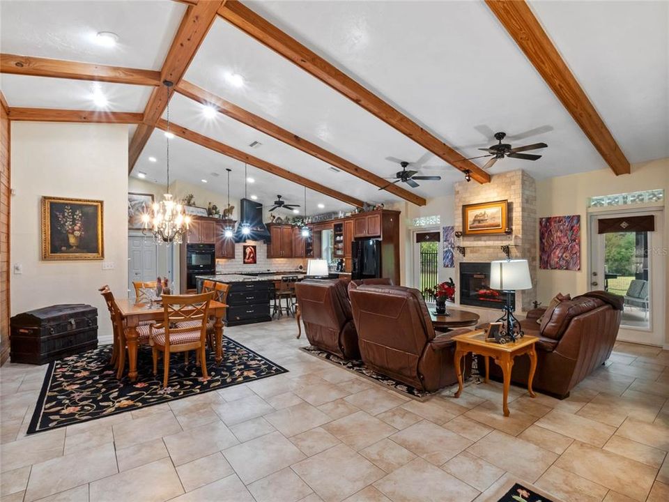 For Sale: $1,175,000 (3 beds, 2 baths, 2432 Square Feet)