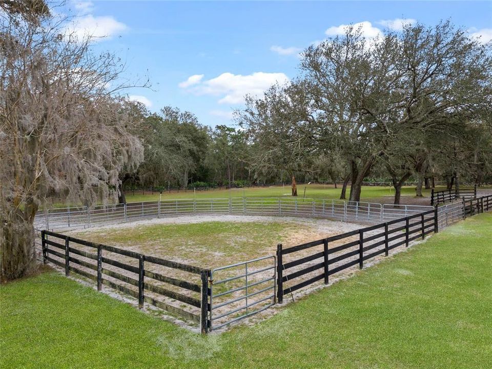 For Sale: $1,175,000 (3 beds, 2 baths, 2432 Square Feet)
