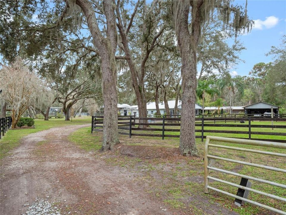 For Sale: $1,175,000 (3 beds, 2 baths, 2432 Square Feet)