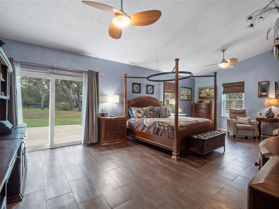 For Sale: $1,175,000 (3 beds, 2 baths, 2432 Square Feet)