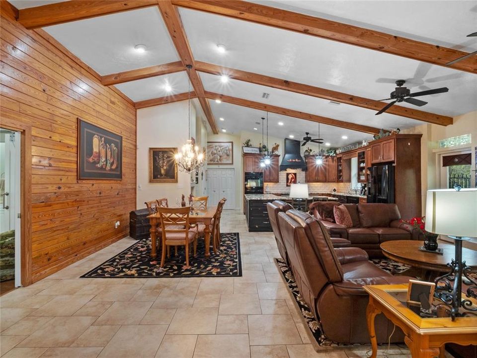 For Sale: $1,175,000 (3 beds, 2 baths, 2432 Square Feet)