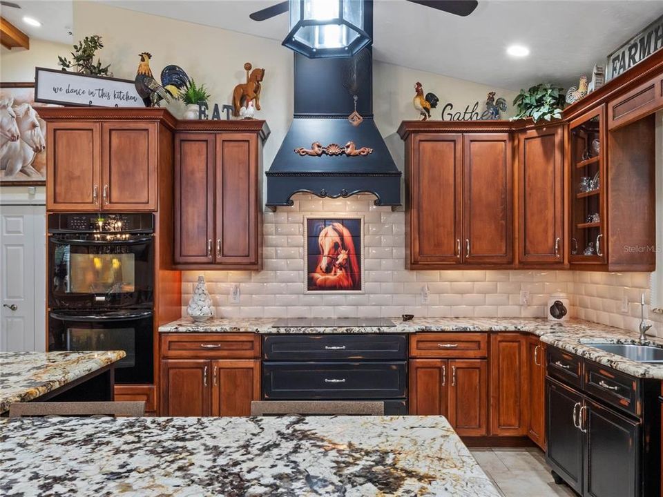 For Sale: $1,175,000 (3 beds, 2 baths, 2432 Square Feet)