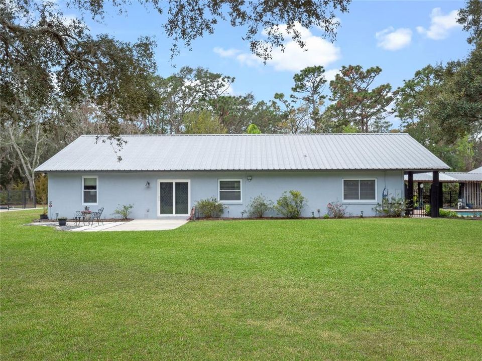 For Sale: $1,175,000 (3 beds, 2 baths, 2432 Square Feet)