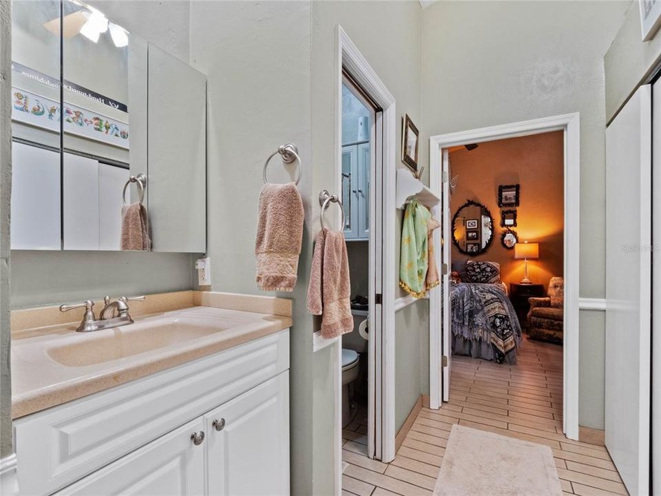 For Sale: $1,175,000 (3 beds, 2 baths, 2432 Square Feet)