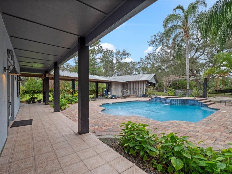 For Sale: $1,175,000 (3 beds, 2 baths, 2432 Square Feet)