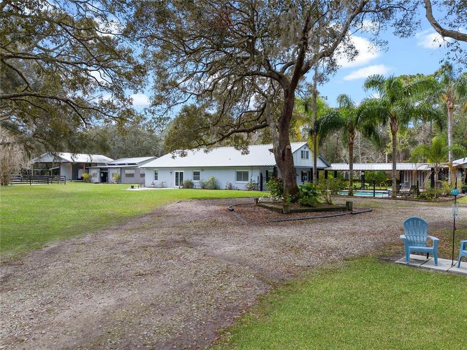 For Sale: $1,175,000 (3 beds, 2 baths, 2432 Square Feet)