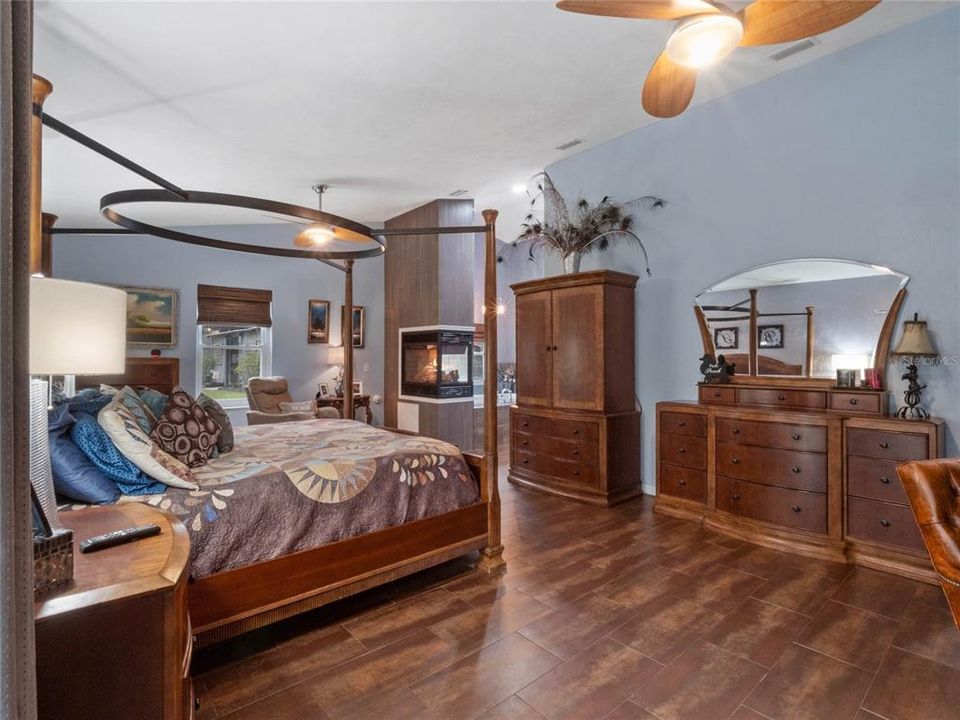 For Sale: $1,175,000 (3 beds, 2 baths, 2432 Square Feet)