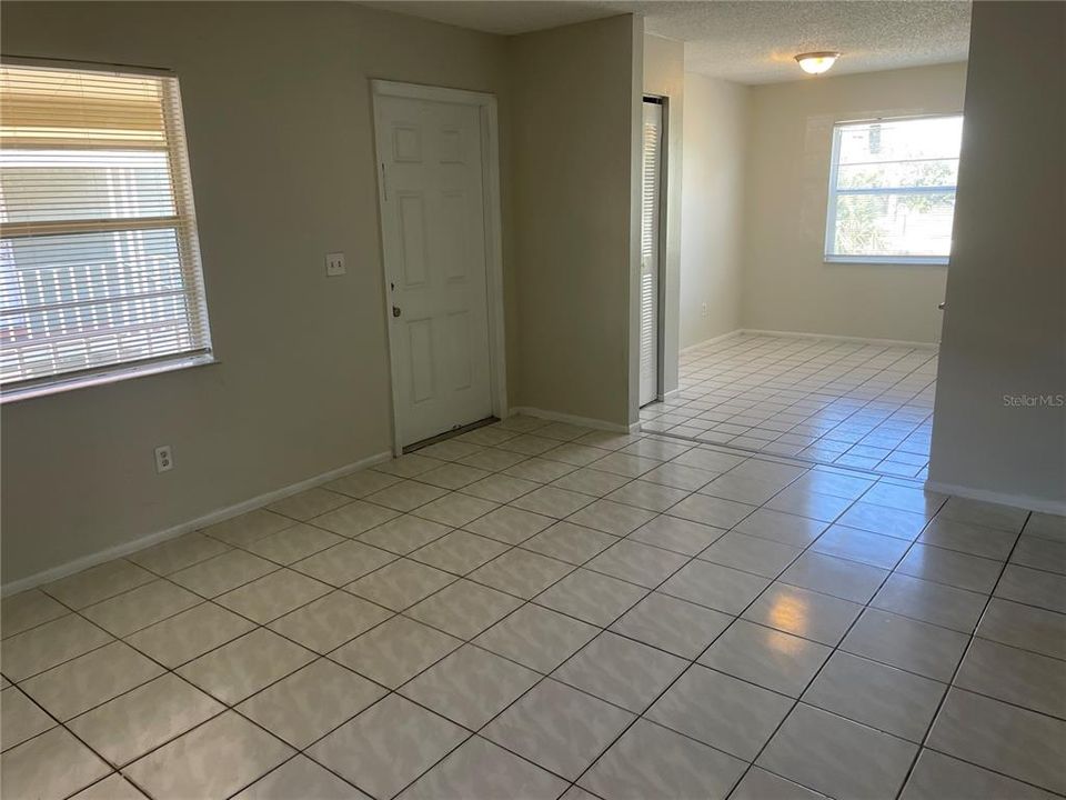 For Sale: $125,000 (2 beds, 1 baths, 784 Square Feet)
