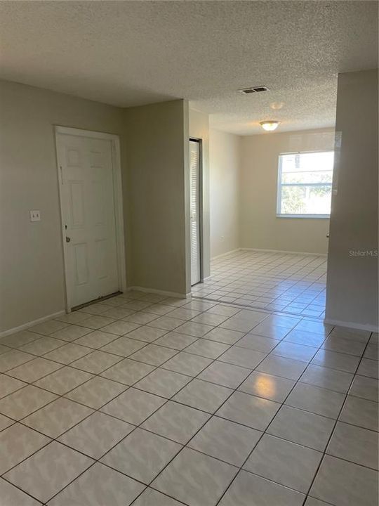 For Sale: $125,000 (2 beds, 1 baths, 784 Square Feet)